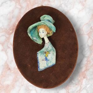 Toni Moretto Lo Scricciolo Lady in Hat Wall Plaque Italy Triade Velvet Back Rare